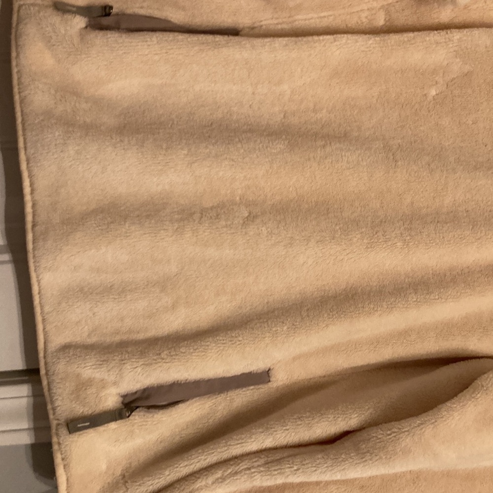L.L. Bean Ladies fleece top - Picture 4 of 6